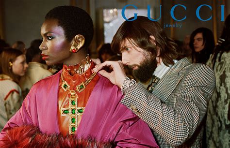 como gucci tropicalizo sus productos